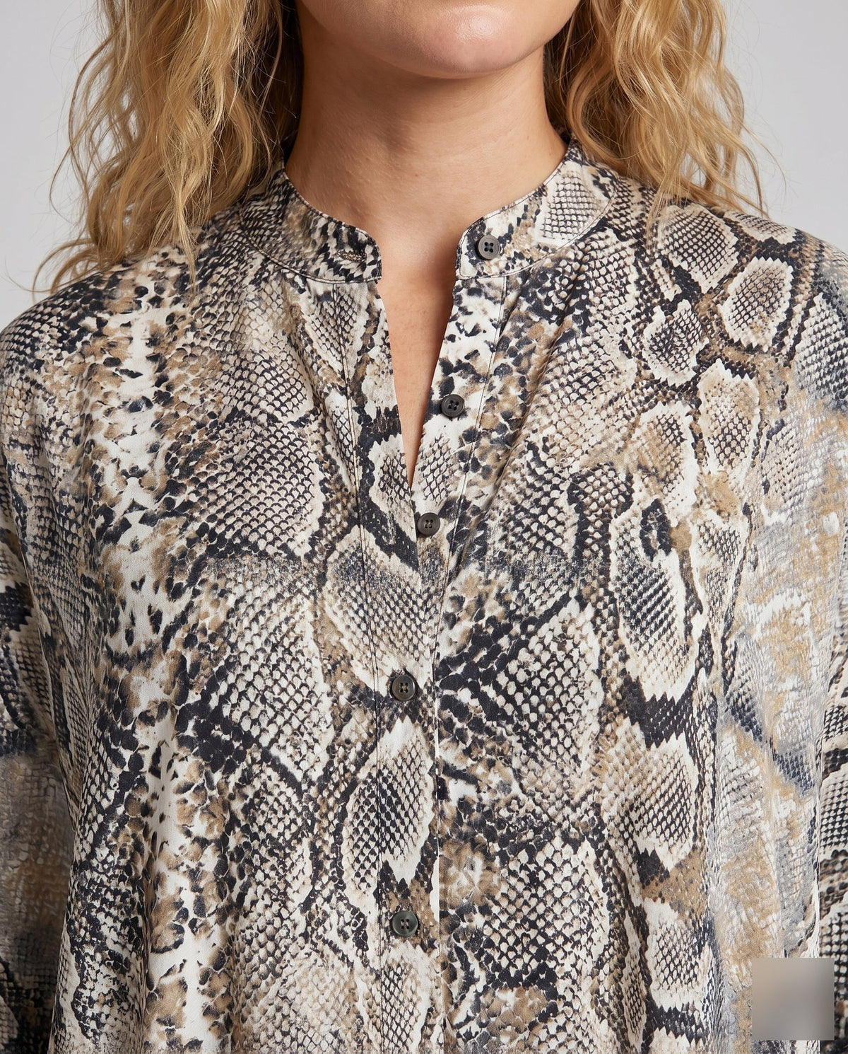 Product 15622890455370 - close_up_detail