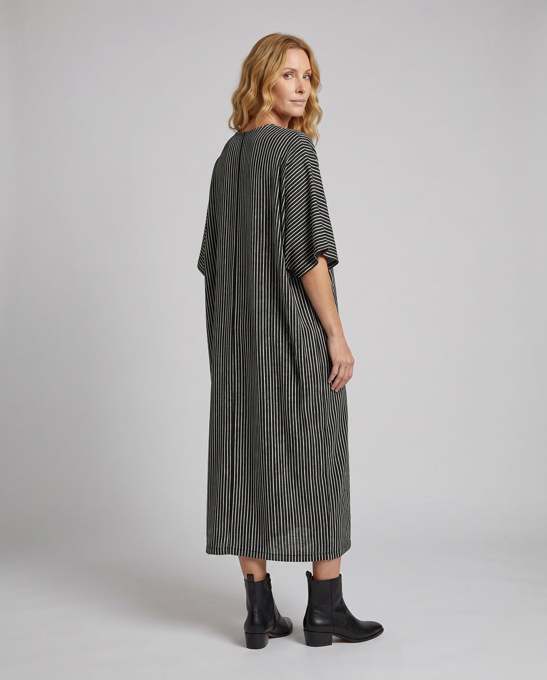 Product 15622890717514 - back_view