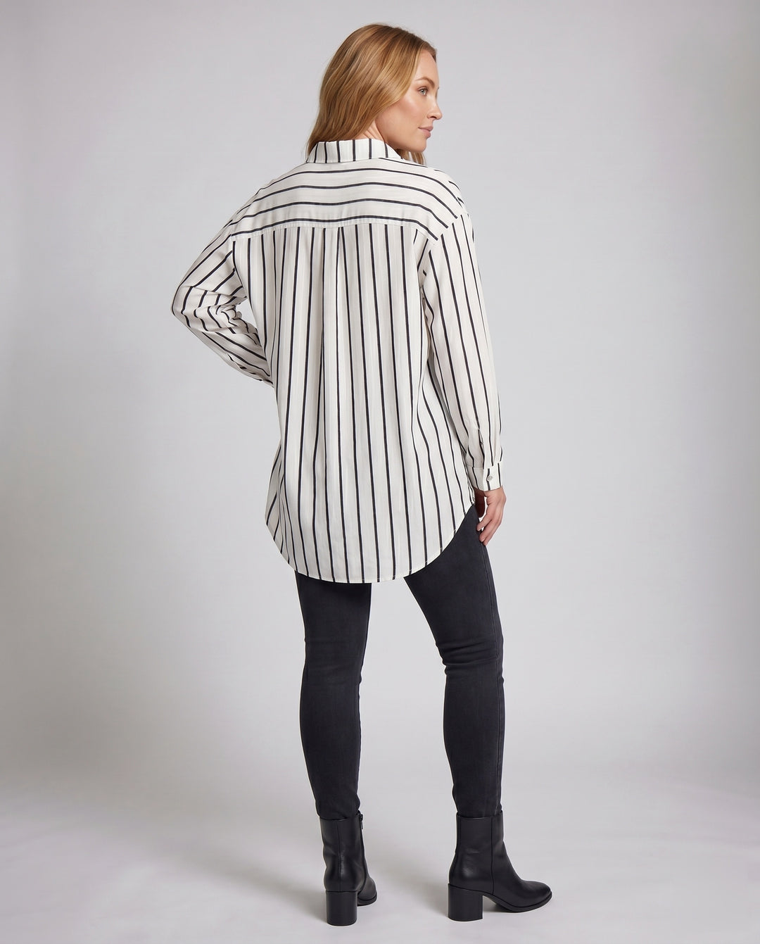 Product 15622906347850 - back_view