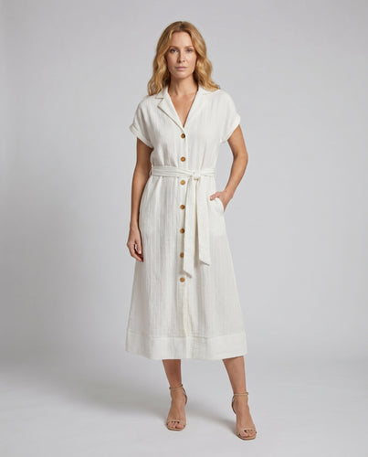 Damen Strandkleid mit elegantem Knopfverschluss und Gürtel Heidi Mode