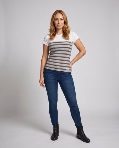 Damen nan Doppeloptik-Kurzarmshirt mit integriertem Ripp-Tube und taillierter Passform