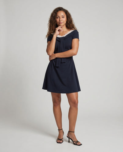 Damen nan elegantes A-Linienkleid mit Carmen-Ausschnitt, Spitzeneinsatz, taillenbetonter Raffung und dekorativem Schleifenband