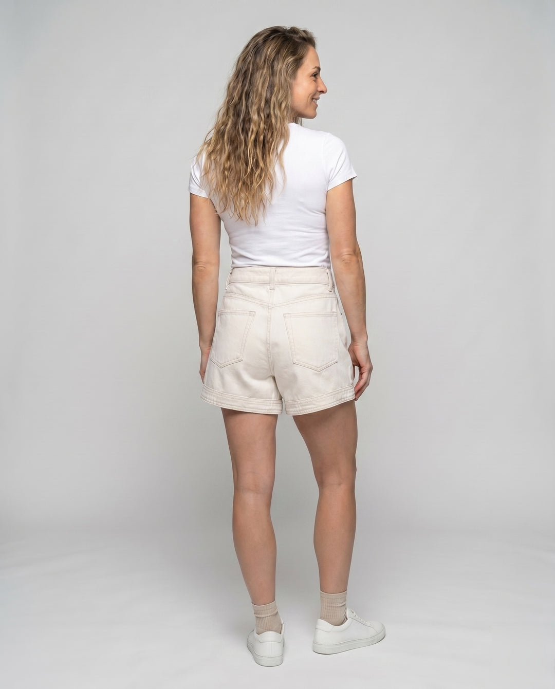 Product 15624534557002 - back_view