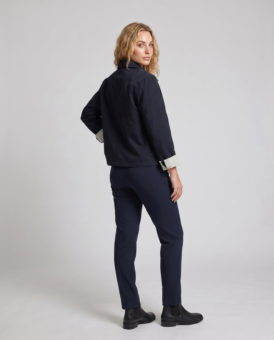 Product 15624537669962 - back_view
