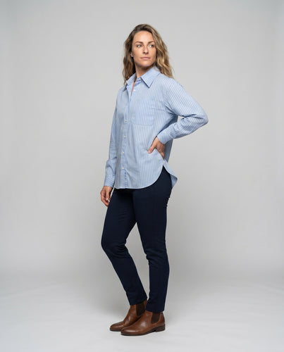Damen nan oversized Hemdbluse mit feinem Streifenmuster, kastiger Silhouette, Brusttasche und abgerundetem Saum