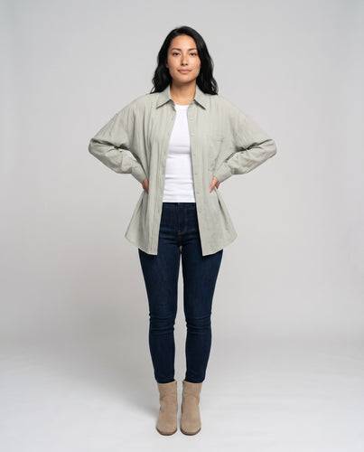 Damen nan oversized Hemdjacke in Leinenoptik mit Brusttasche und verlängertem Rückenteil