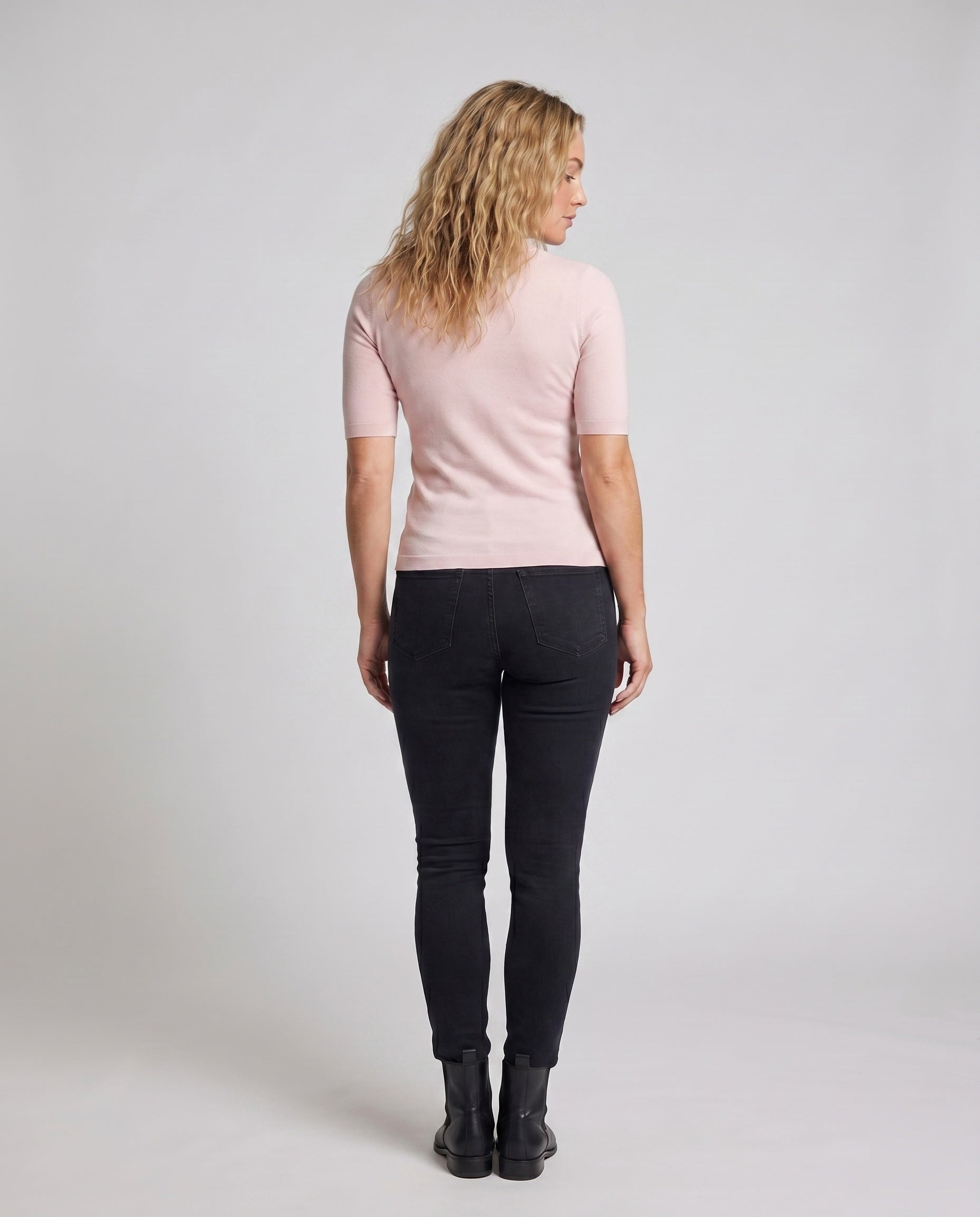 Product 15624556347722 - back_view