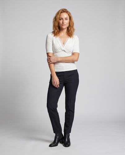 Damen nan schmiegsames Wickelshirt mit integriertem Spitzen-Cami und Twist-Detail