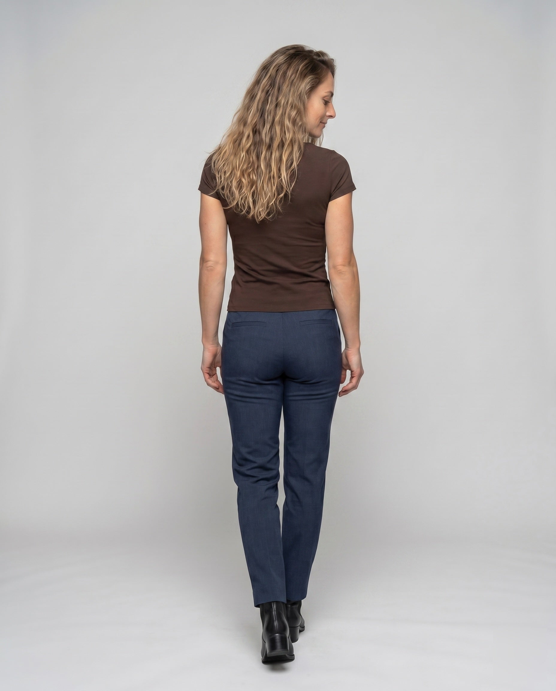Product 15624569356618 - back_view