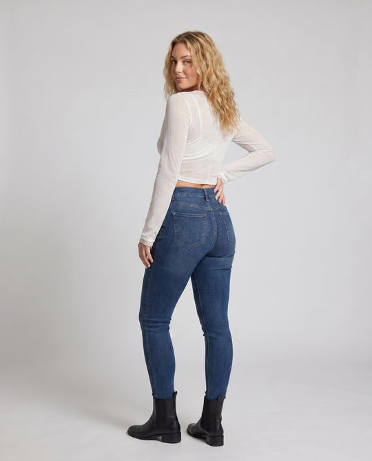 Product 15624575680842 - back_view