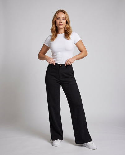 Damen weite und elegante Hose mit raffinierten Seitenschlitzen