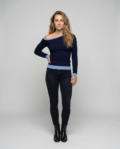 Damen lässiger pullover mit einem schulterfreien Design und feinen Kontrasten