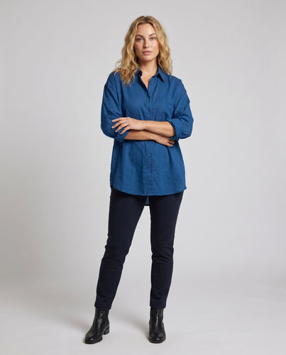 Damen Oversized Hemdbluse aus leichtem Leinenmaterial mit eleganten Knopfdetails