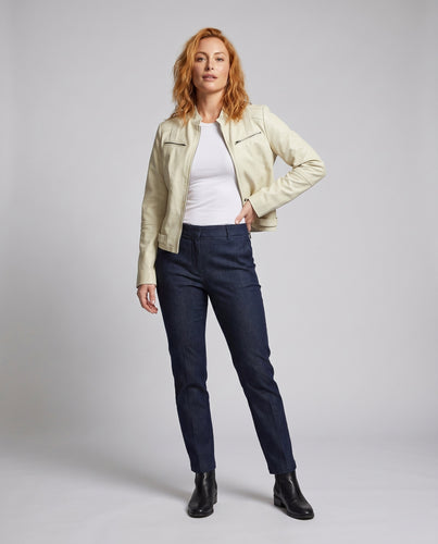 Damen Bikerjacke aus hochwertigem Leder mit feinen Ziernähten