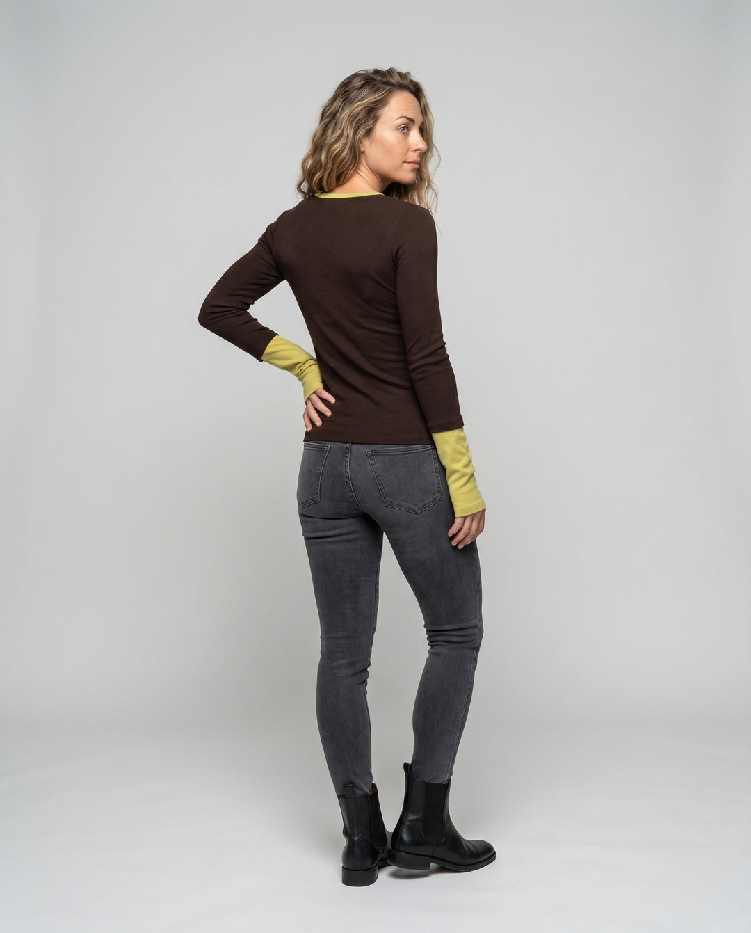 Product 15627237753162 - back_view