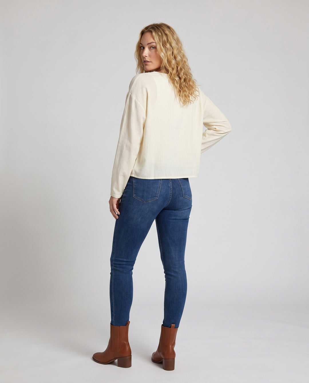 Product 15627238670666 - back_view