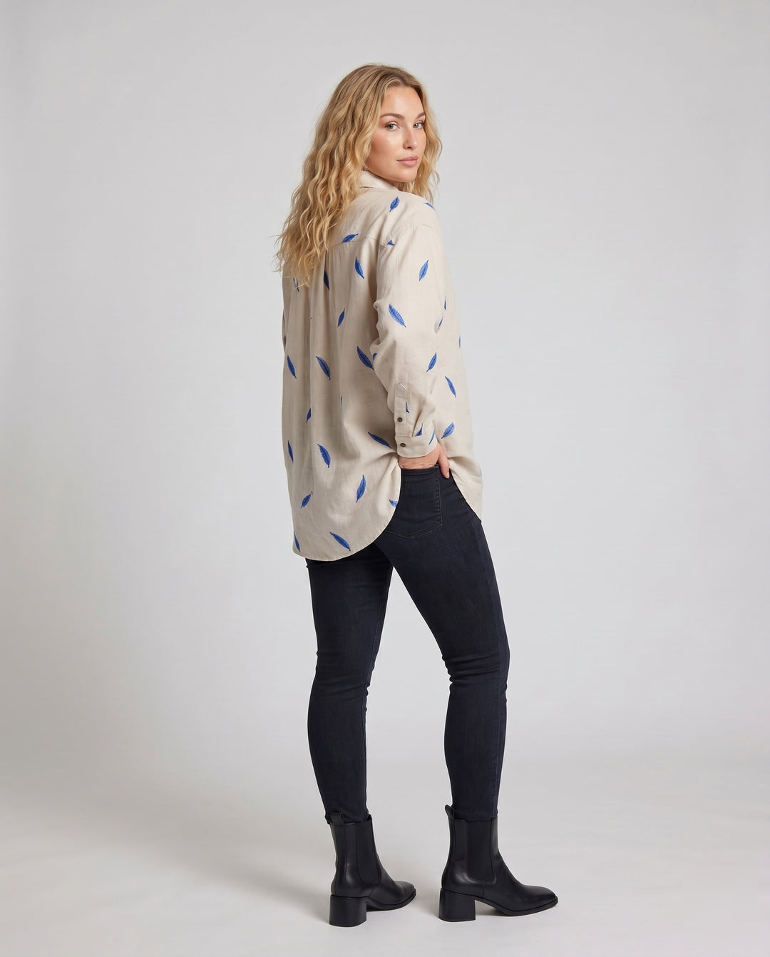 Product 15627238703434 - back_view