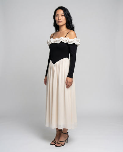 Damen Maxikleid mit Off-Shoulder Design und voluminösen Rüschendetails