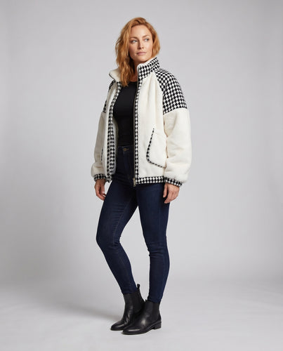 Damen Oversized Fleecejacke mit Karomuster und praktischen Taschen