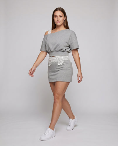 Damen Sommerkleid mit lässigem Schnitt und romantischem Spitzeinsatz