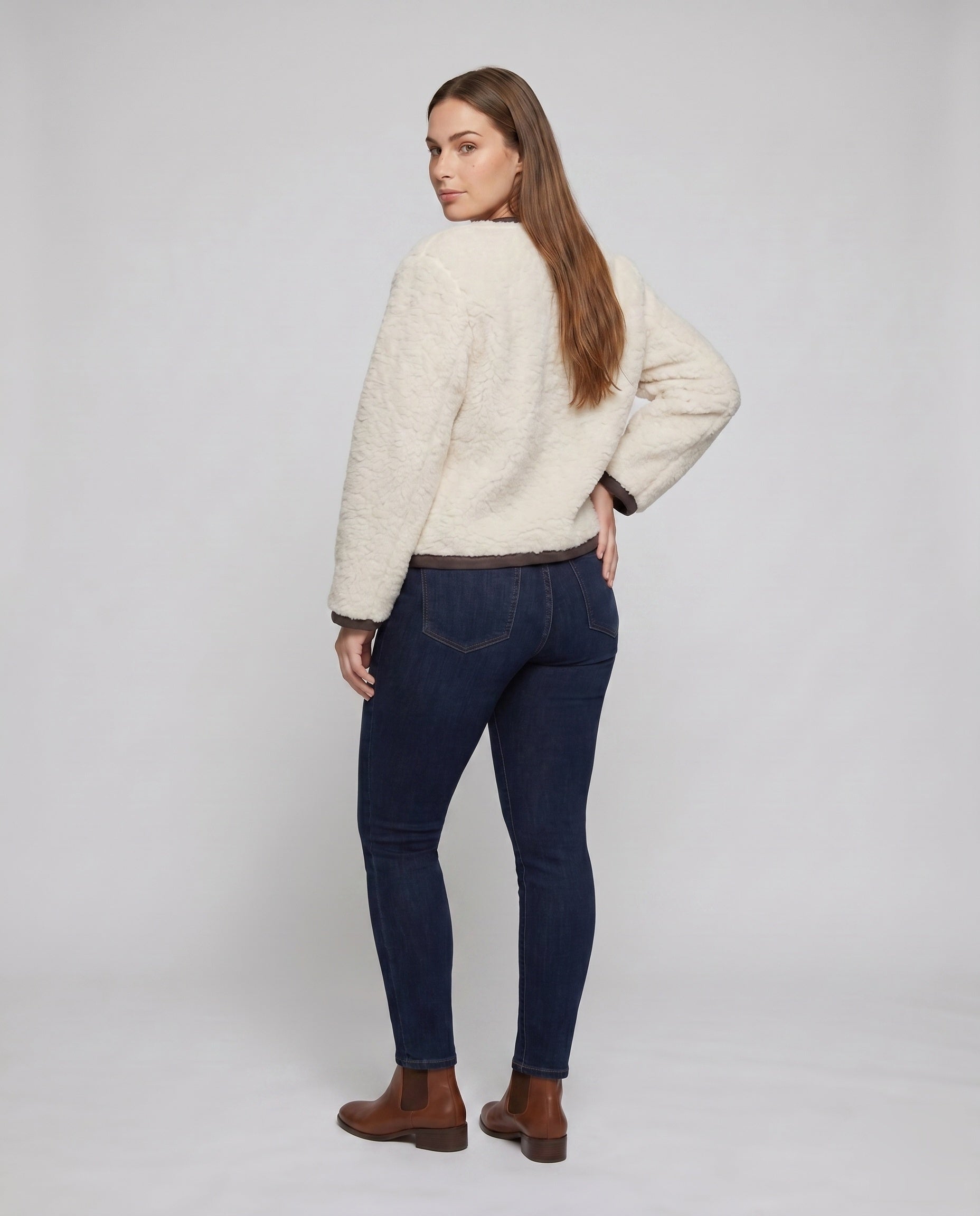 Product 15627268391242 - back_view