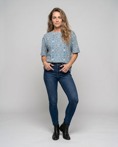 Damen Übergrößen T-Shirt mit modernem Muster und lockerem Schnitt