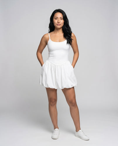 Damen Minikleid im stylishen Skater-Schnitt mit langen Ärmeln und schimmernden Details