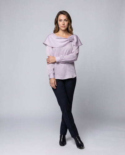 Damen Bluse mit eleganter Knopfdetaillierung und romantischem Kragen