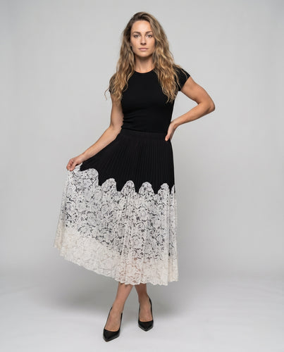 Damen Eleganter Maxirock aus plissiertem Material mit Spitzenakzenten