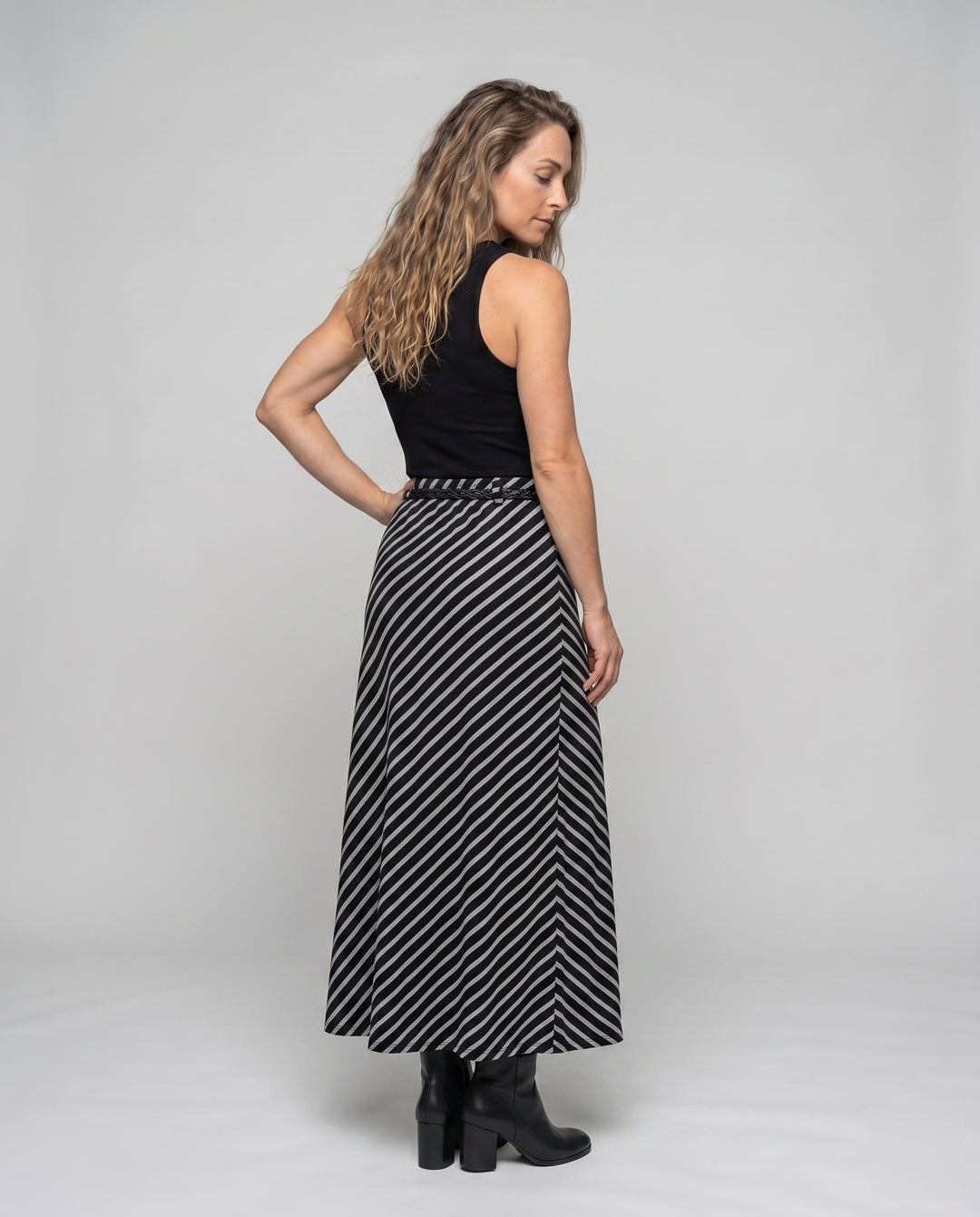 Product 15629098189130 - back_view