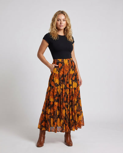 Damen Langer, flatternder Rock mit floralem Design und voluminösen Akzenten