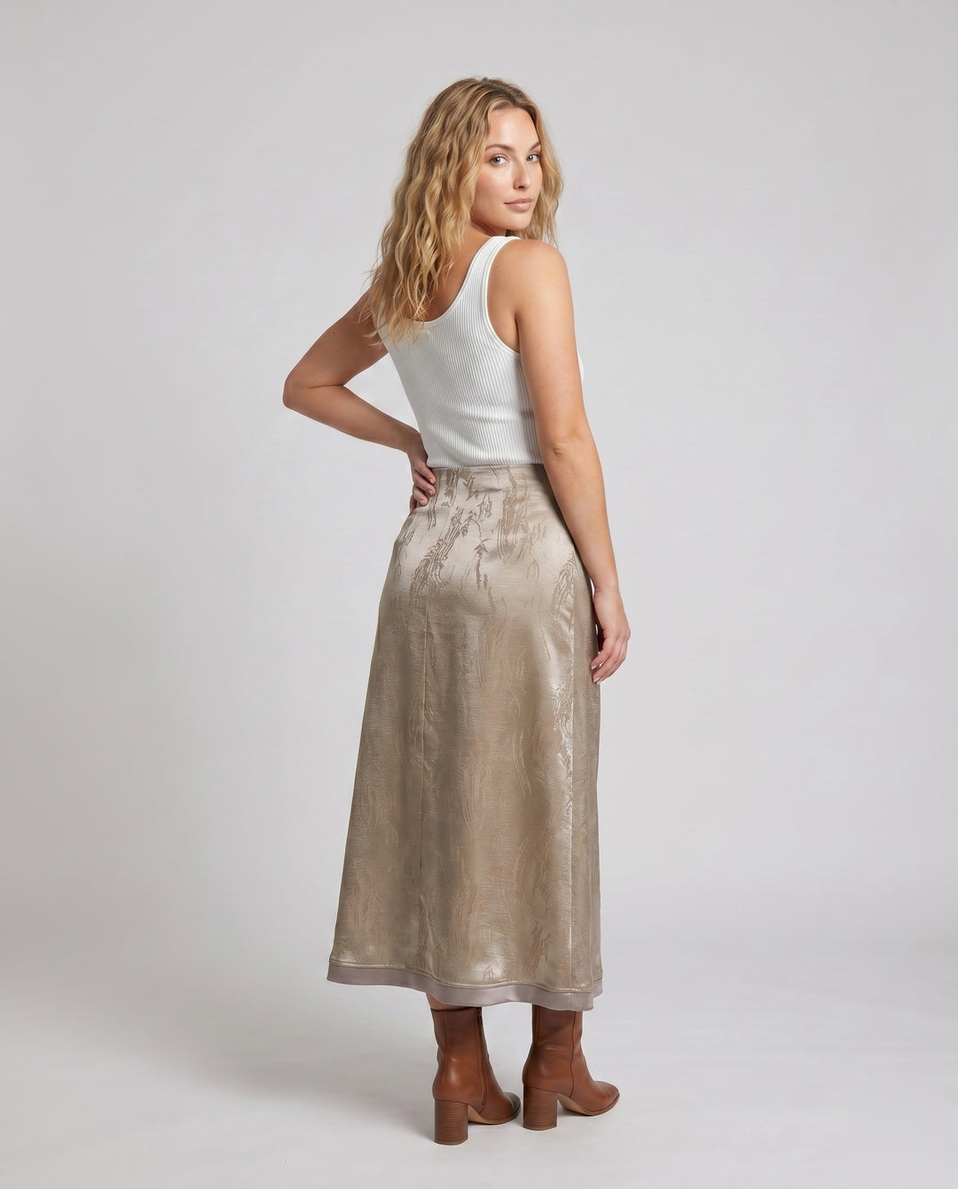 Product 15629104939338 - back_view