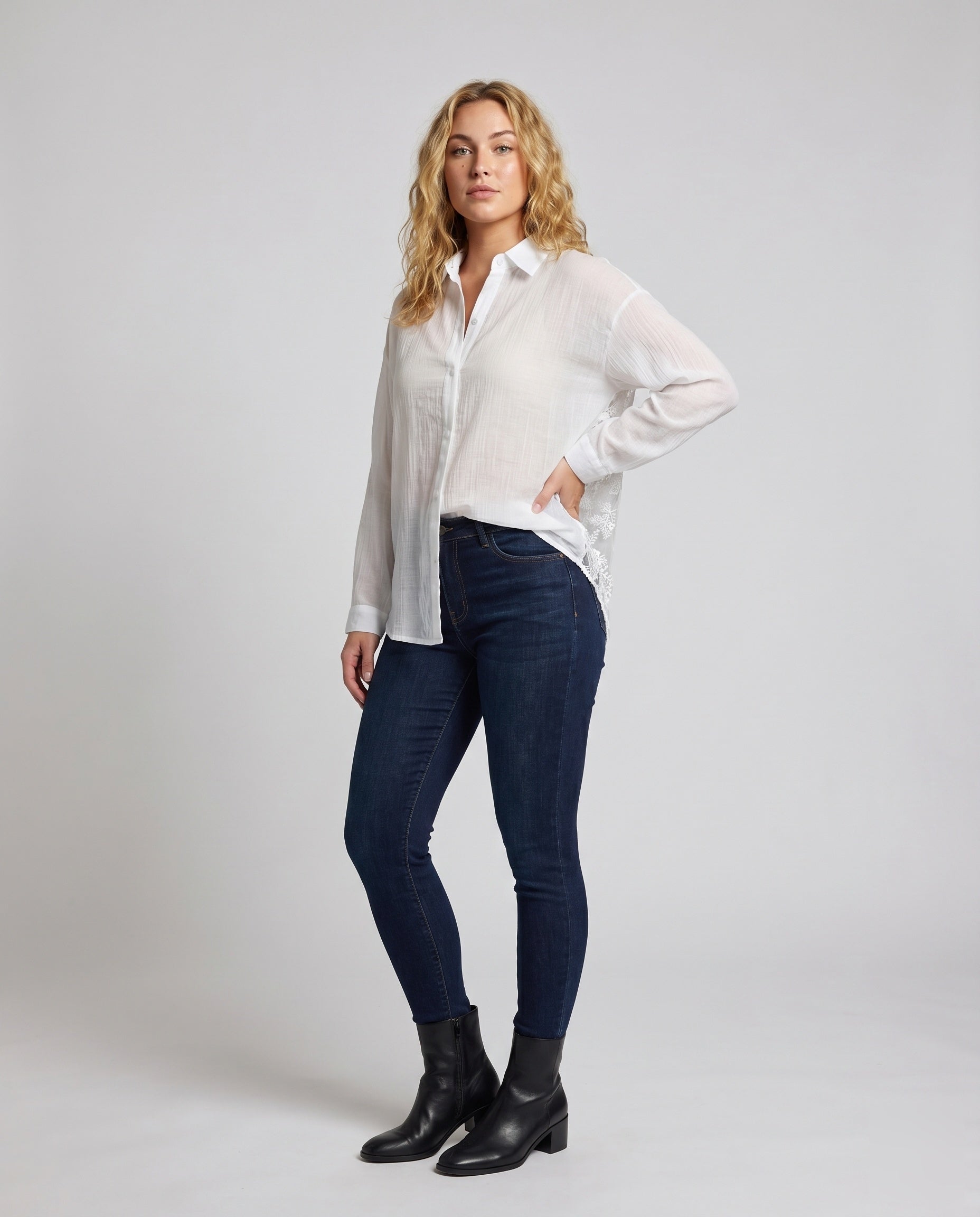 Product 15629107528010 - full_body_front