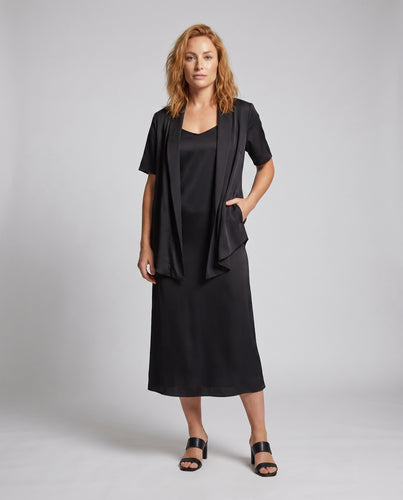 Damen lässiges Set aus schimmerndem Slipkleid und offener Jacke