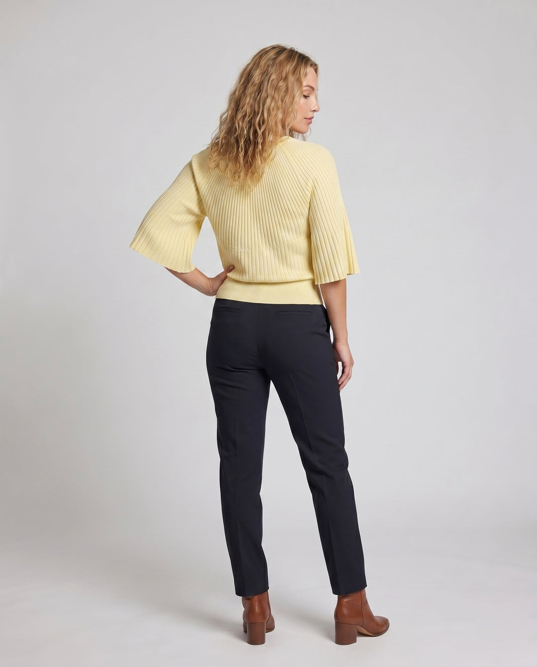 Product 15629116735818 - back_view