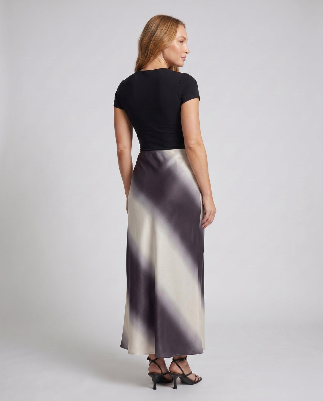 Product 15629117817162 - back_view