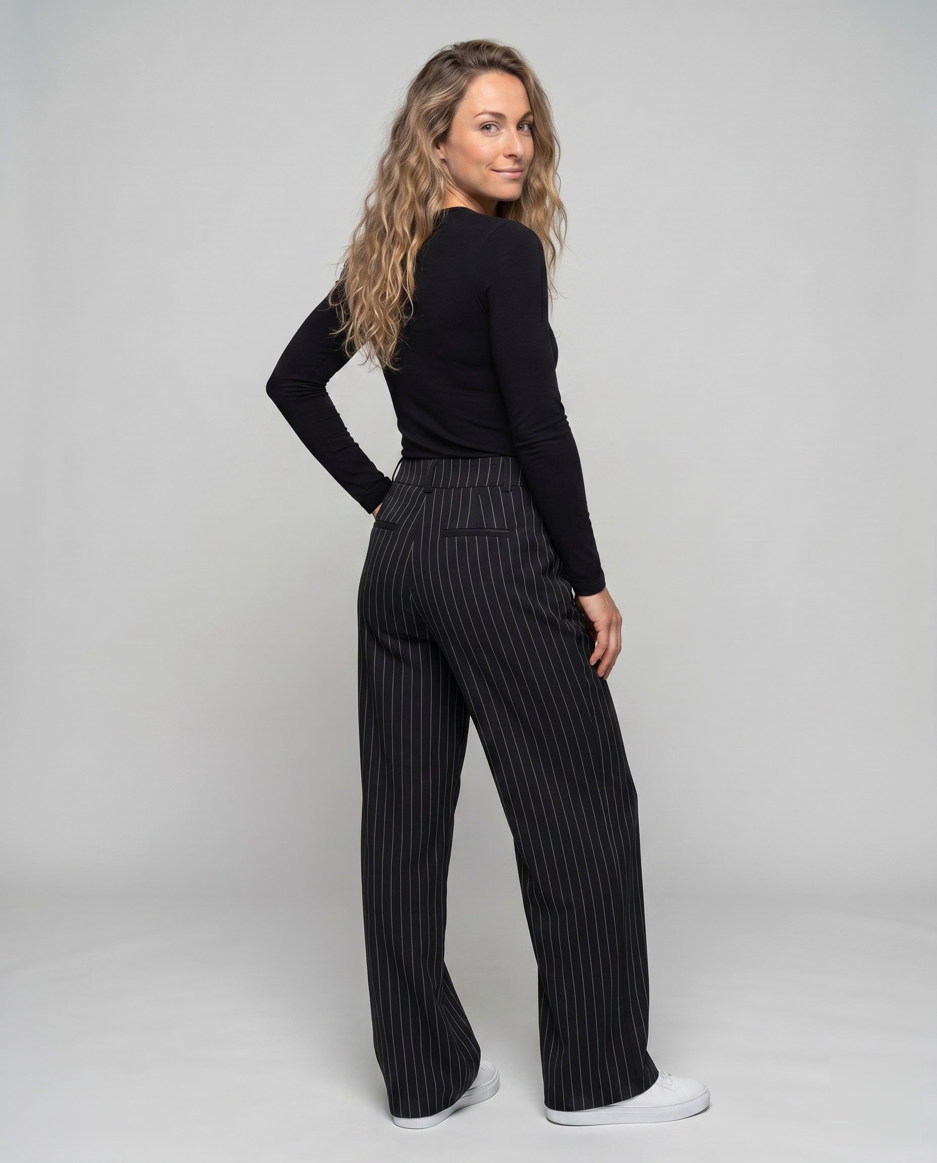 Product 15629122994506 - back_view