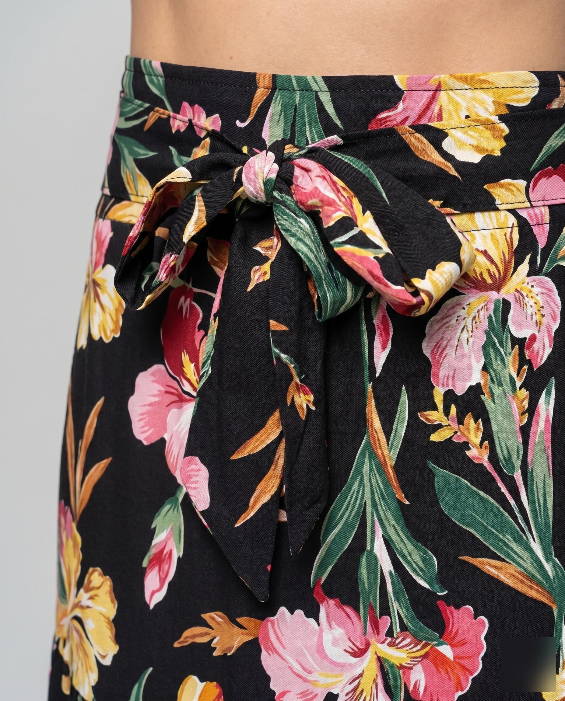 Product 15633175740746 - close_up_detail