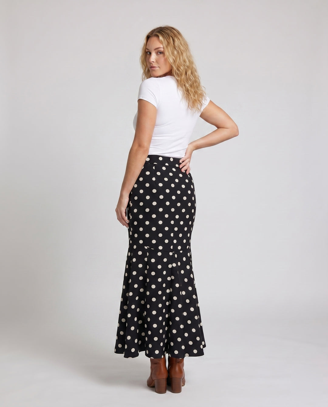 Product 15633176854858 - back_view