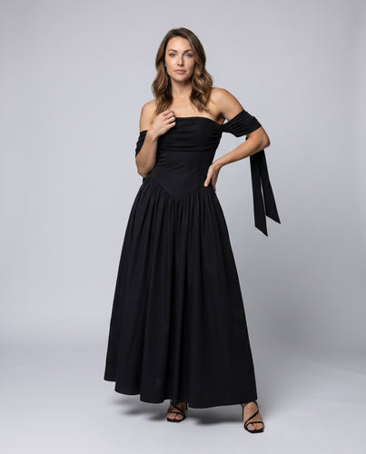 Damen Abendkleid mit schulterfreiem Design und voluminösem Rock