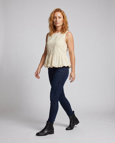 Damen Chic und modisches Oberteil mit Rüsche und Perlendetails