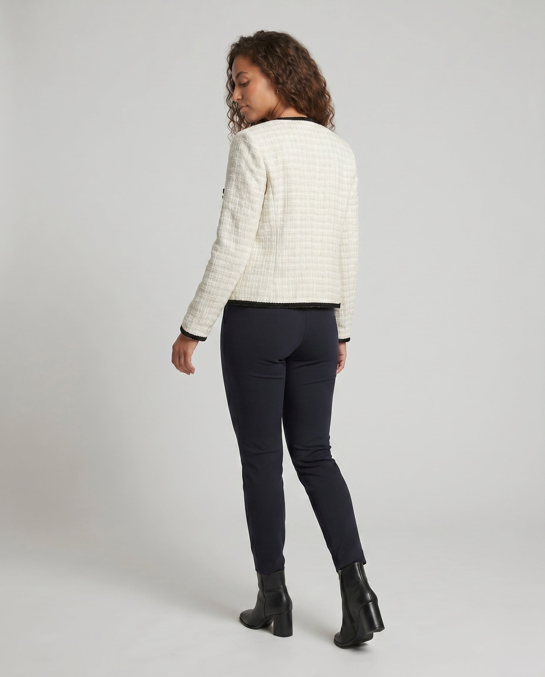 Product 15633230790986 - back_view