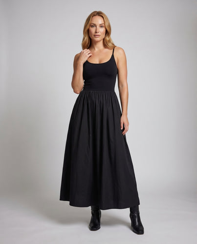 Damen Elegantes Maxikleid mit schwingendem Rock und tiefem Ausschnitt