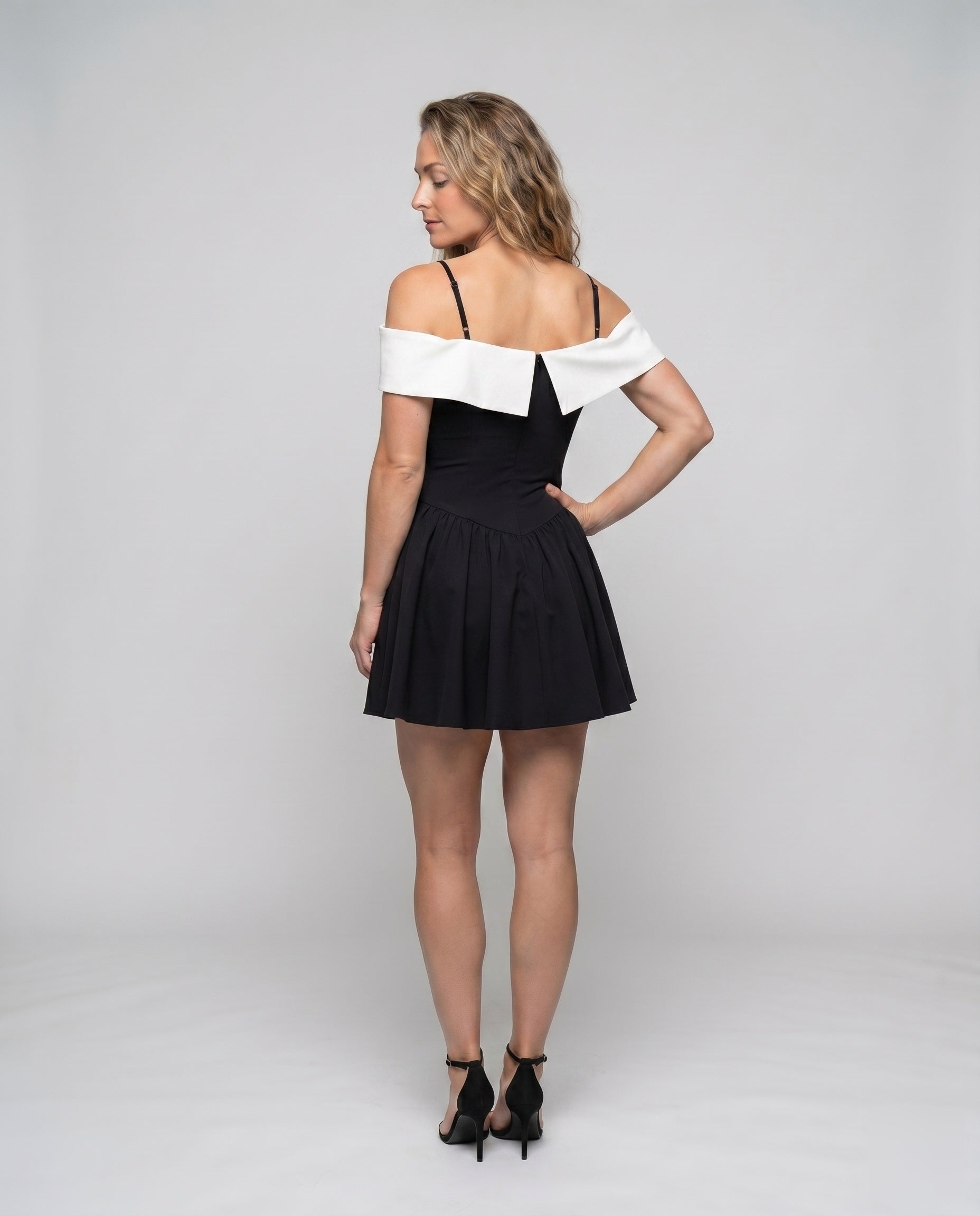 Product 15633246126410 - back_view