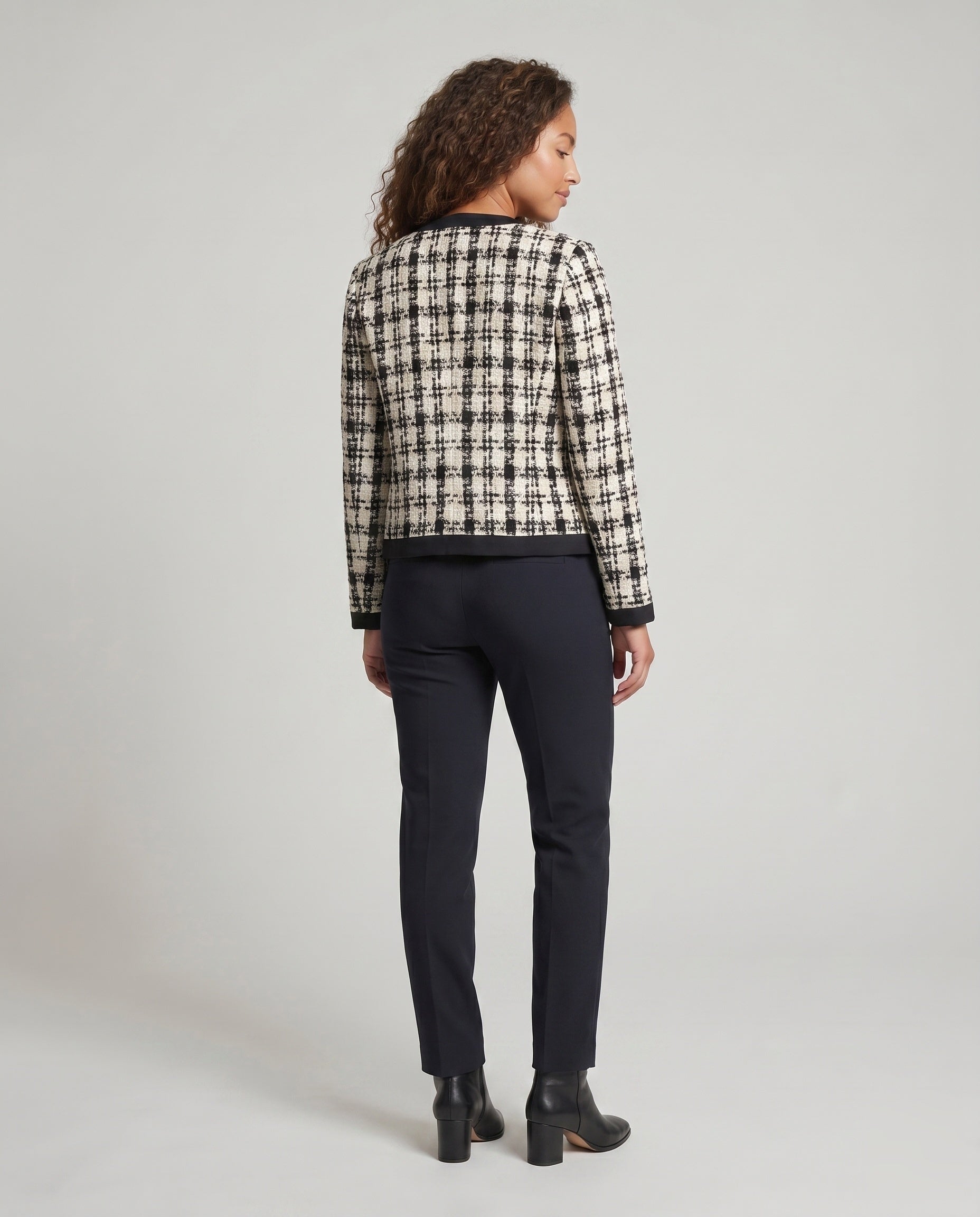 Product 15633257529674 - back_view