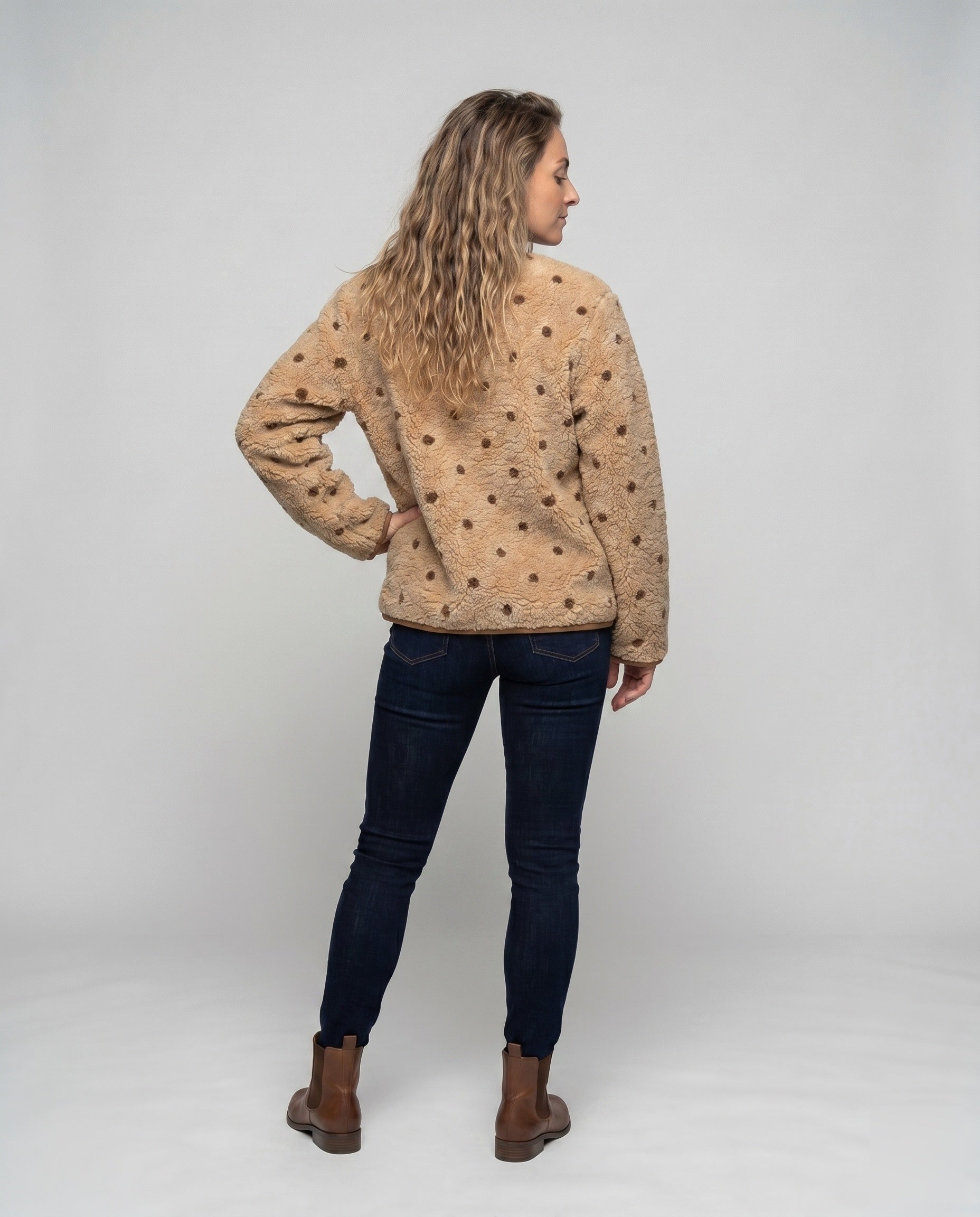 Product 15633263755594 - back_view