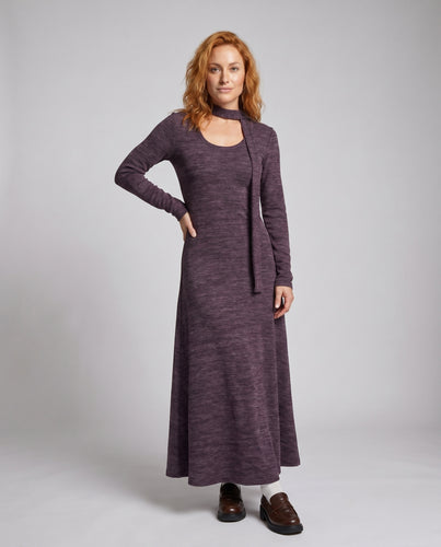 Damen Langarm-Maxikleid mit elegantem Schnitt und fließendem Material