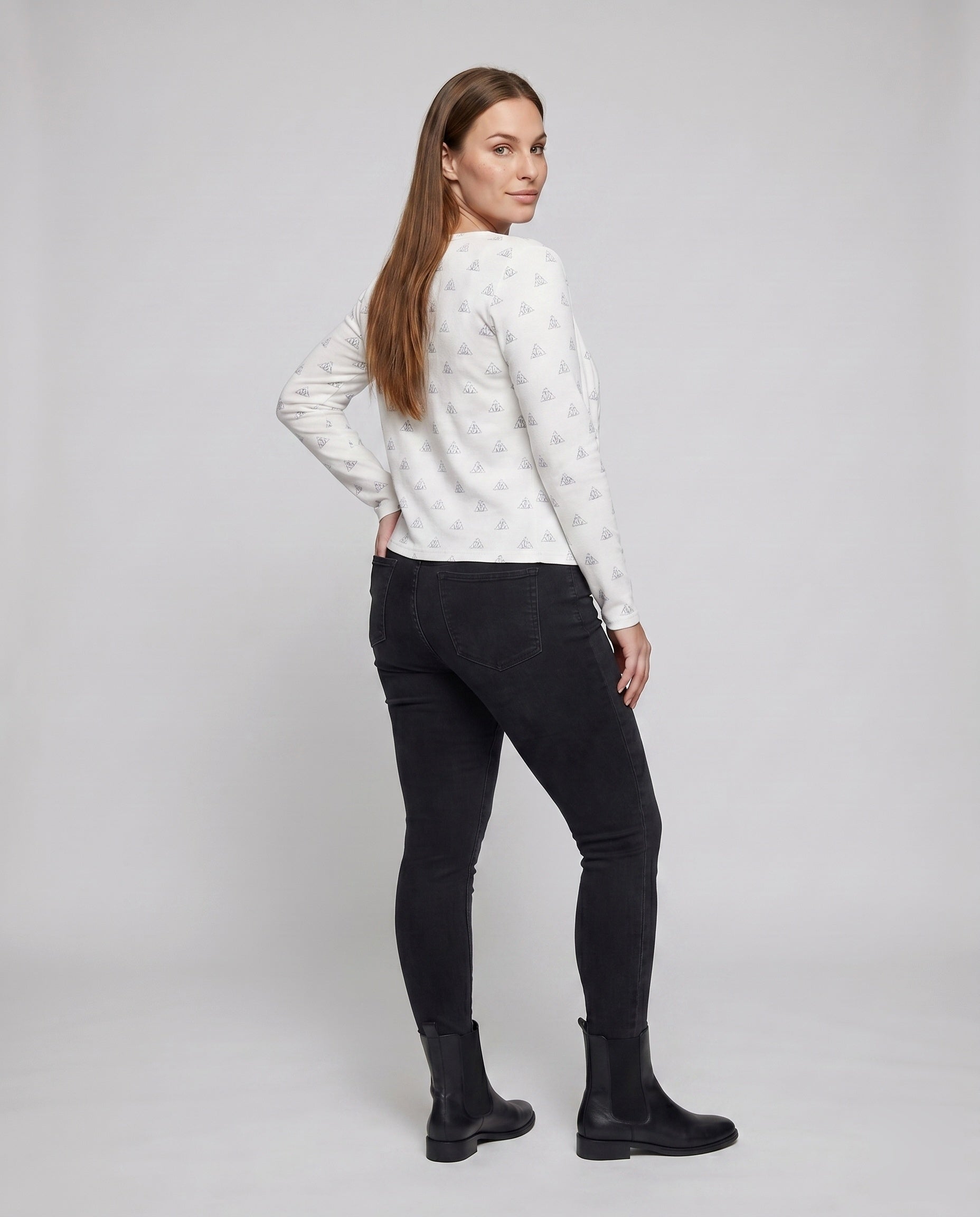 Product 15633266934090 - back_view
