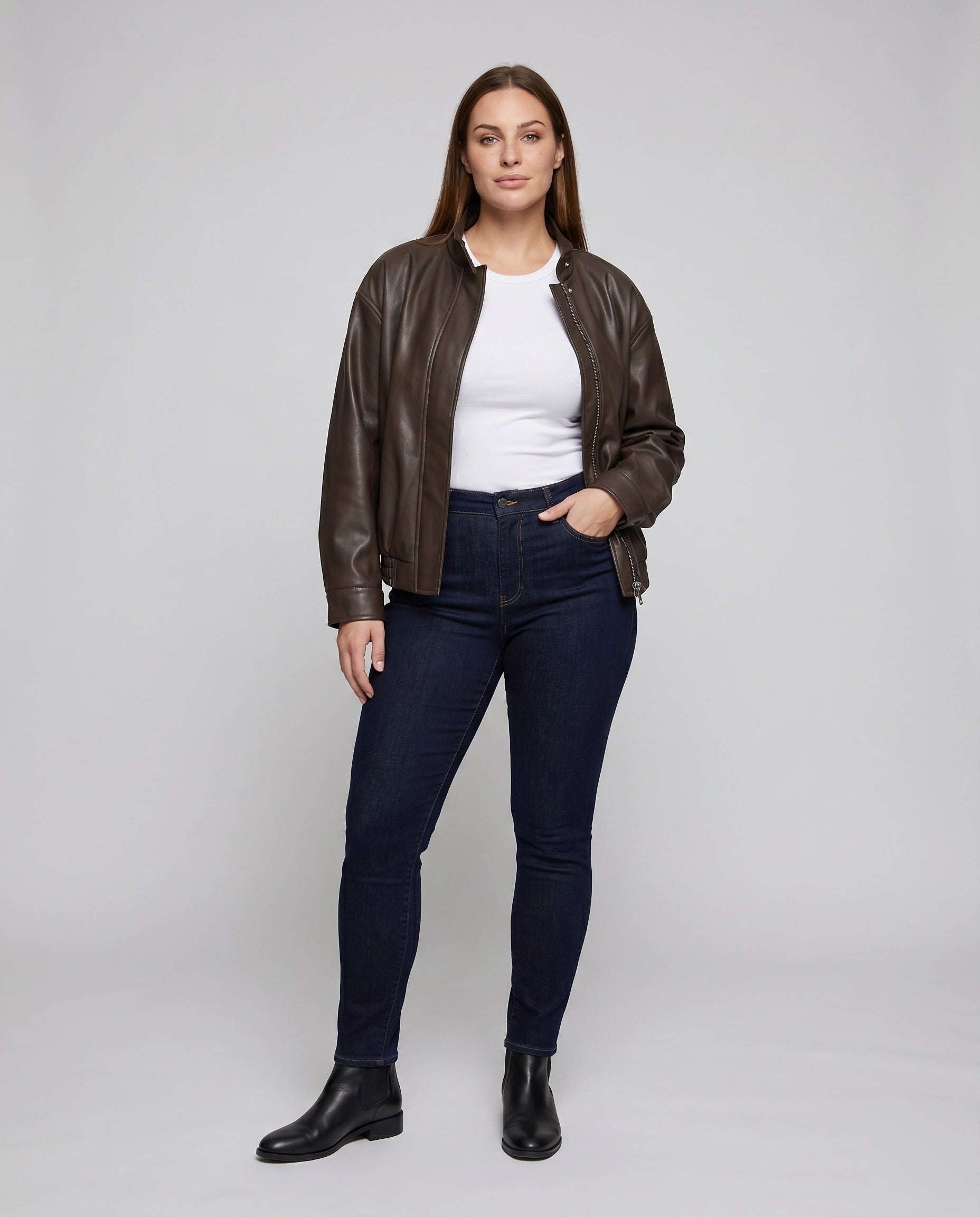 Product 15633275715914 - full_body_front