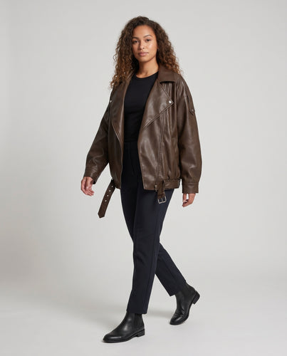 Damen Lederjacke im oversized Schnitt mit modernem Reißverschluss und lässigen Details